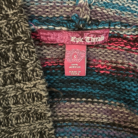 Epic Threads . Women’s sweater short sleeve jacket top. Hood and belt. Preloved - Picture 5 of 5